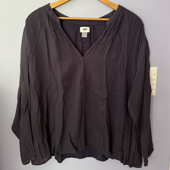 🦋Old Navy patterned blouse🦋 - Picture 1 of 3